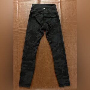 Lululemon Women’s Black Camo High Rise Leggings - Size 4